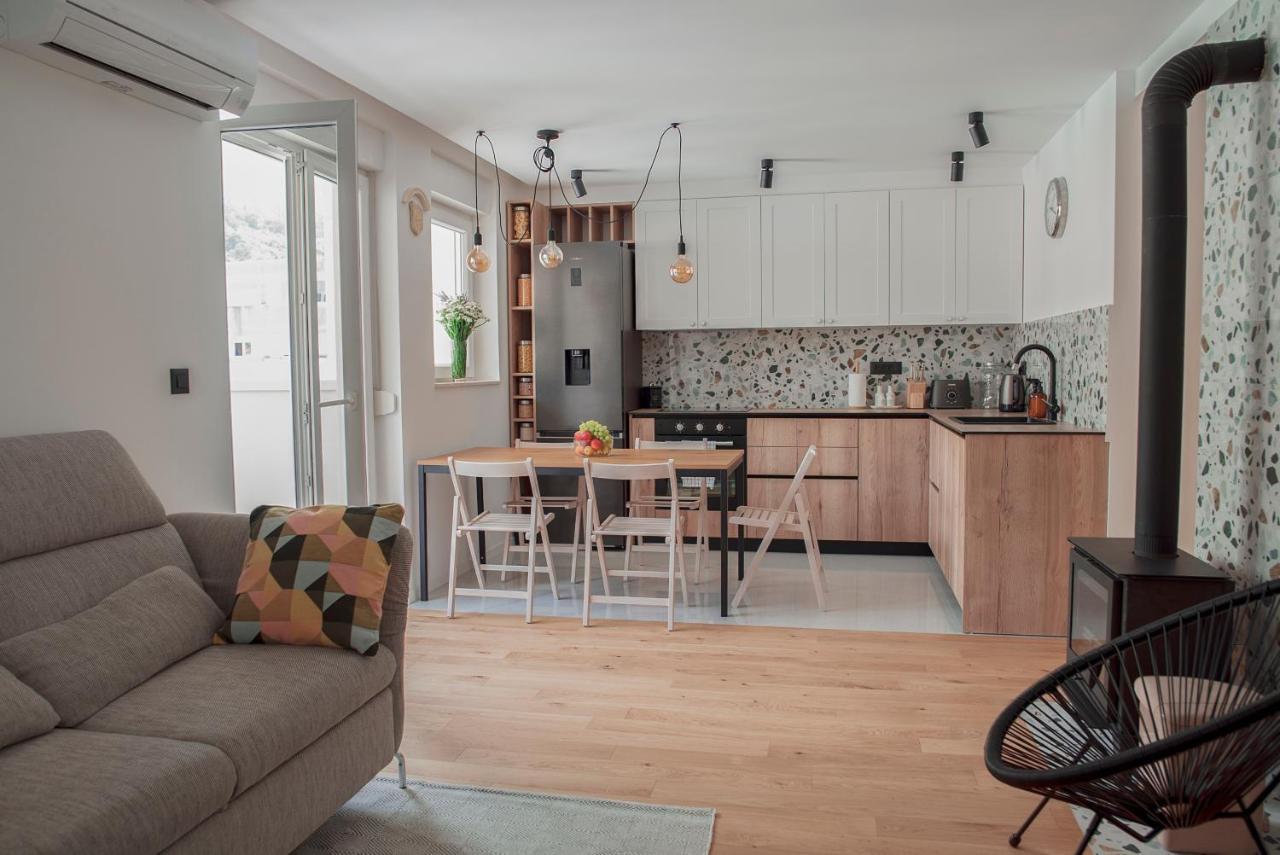 Apartment Vito Омиш Экстерьер фото
