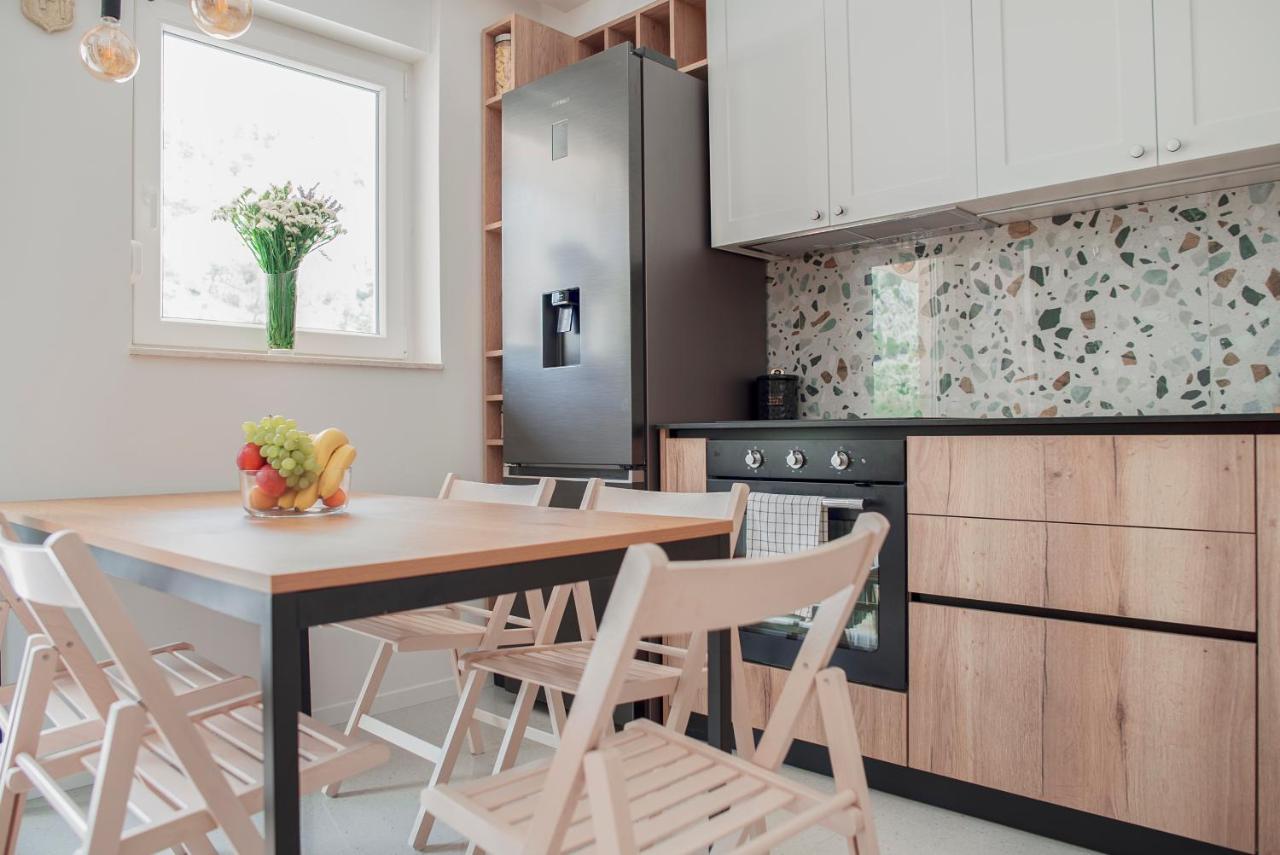Apartment Vito Омиш Экстерьер фото